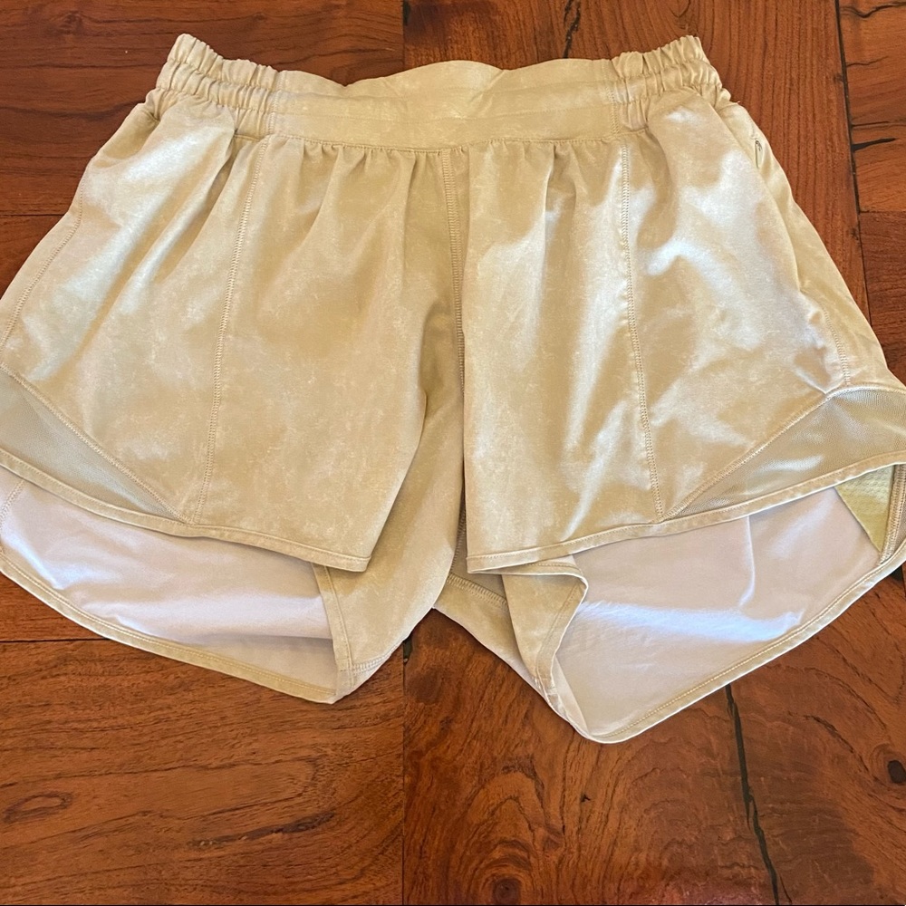 Lululemon Gravel Dust Dew Green Multi / Dew Green Hotty hots! 4 inch, low rise